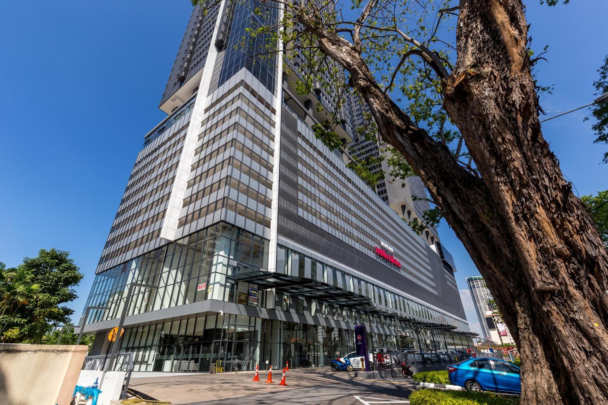 Tropicana 218 Macalister X Airlevate Suites Джорджтаун Экстерьер фото