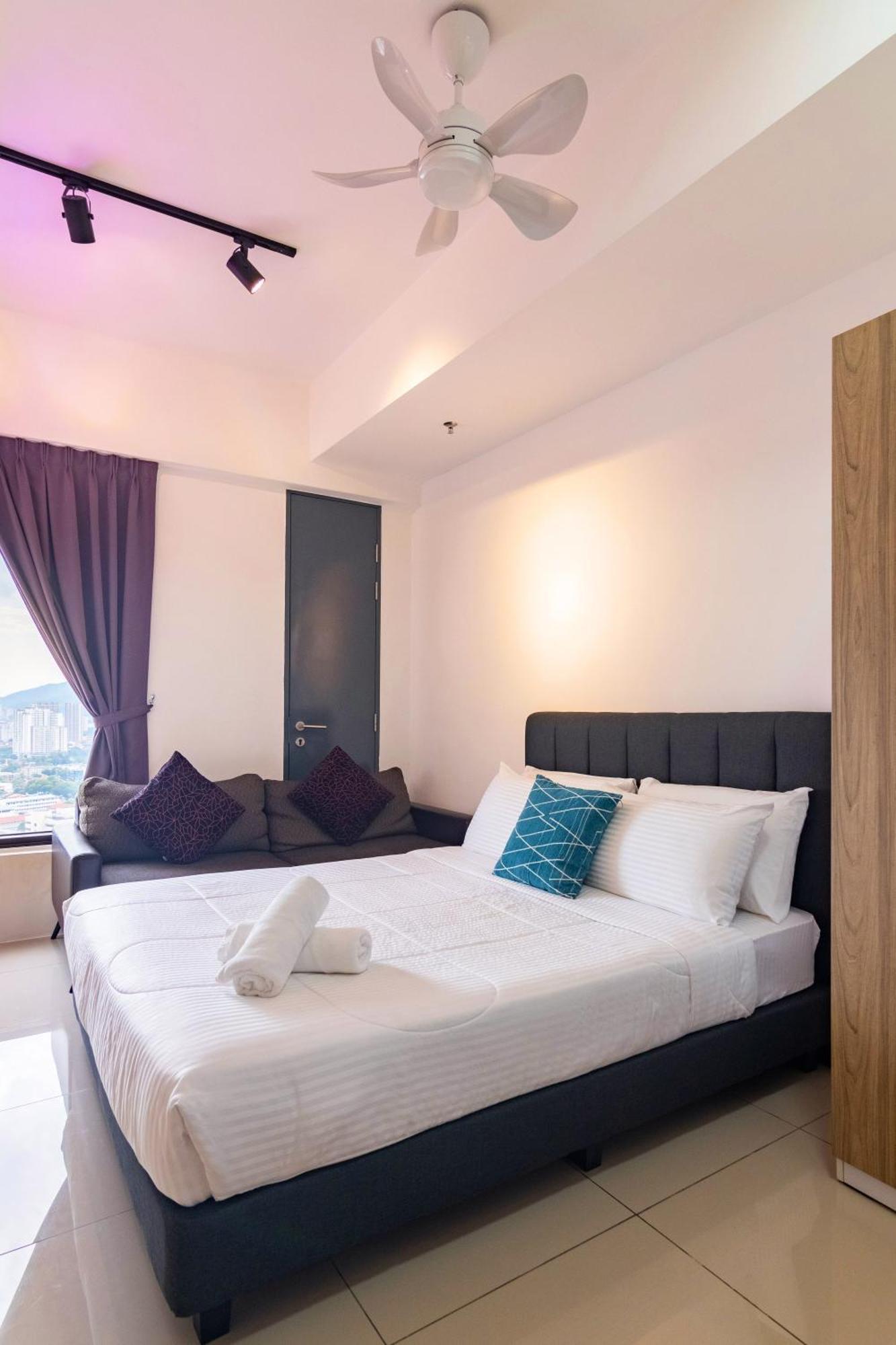 Tropicana 218 Macalister X Airlevate Suites Джорджтаун Номер фото